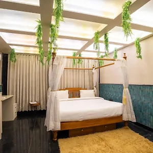 Hotel Orsom Sassy - Sector 42 Gurgaon