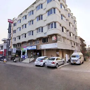  Lodge Mannars Residency Inde